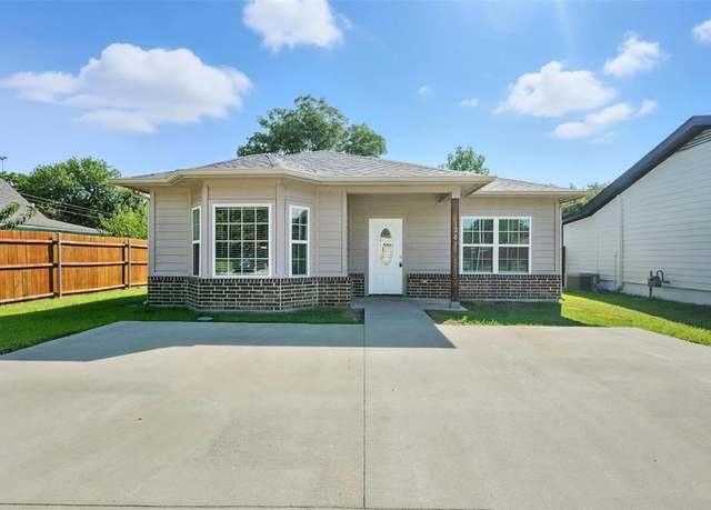 Property at 1207 S Montgomery St, Sherman, TX 75090, 3 beds, 2 baths
