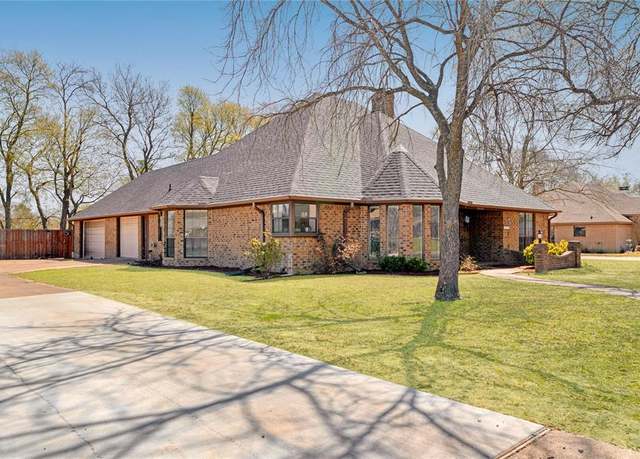 Property at 1005 SE 42nd St SE, Paris, TX 75462, 3 beds, 3 baths