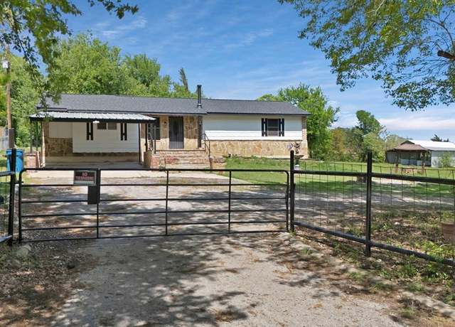 Property at 6760 Nine Mile Rd, Fort Worth, TX 76135, 3 beds, 2 baths