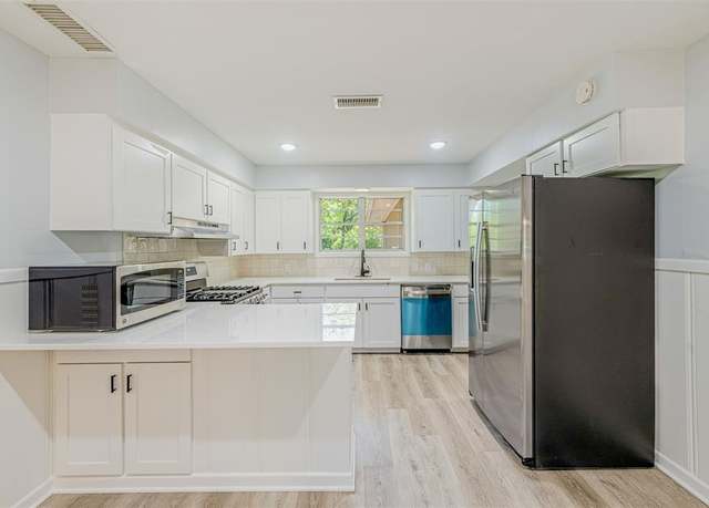 Property at 3404 Cope St, Tyler, TX 75702, 3 beds, 1.5 baths