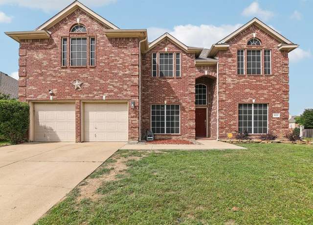 Property at 5221 Begonia Ct, Fort Worth, TX 76244, 5 beds, 3.5 baths