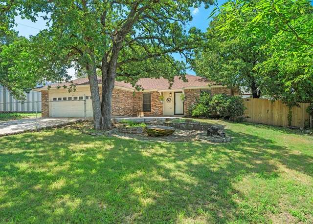 Property at 1517 Willow Wood Dr, Azle, TX 76020, 3 beds, 2 baths