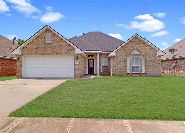 Property at 6012 Whitney Dr, Bossier City, LA 71111, 4 beds, 2 baths