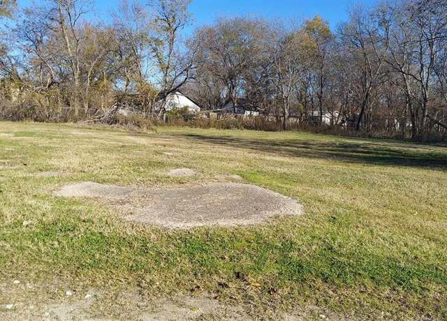 Property at 1404 E 10th Ave, Corsicana, TX 75110