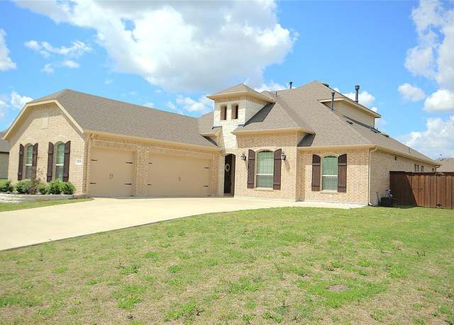 Property at 3230 San Marcos Dr, Rockwall, TX 75032, 4 beds, 3 baths