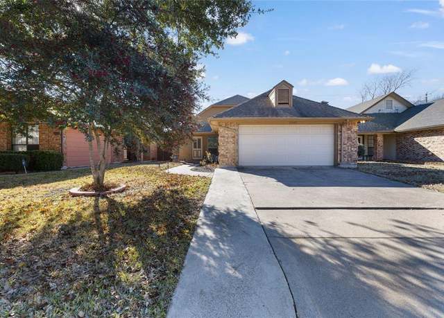 Property at 1141 Meadow Park Ln, Grand Prairie, TX 75052, 2 beds, 2 baths