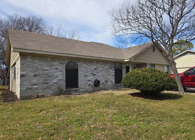 Property at 1121 Sam Houston Dr, Garland, TX 75042, 4 beds, 2.5 baths
