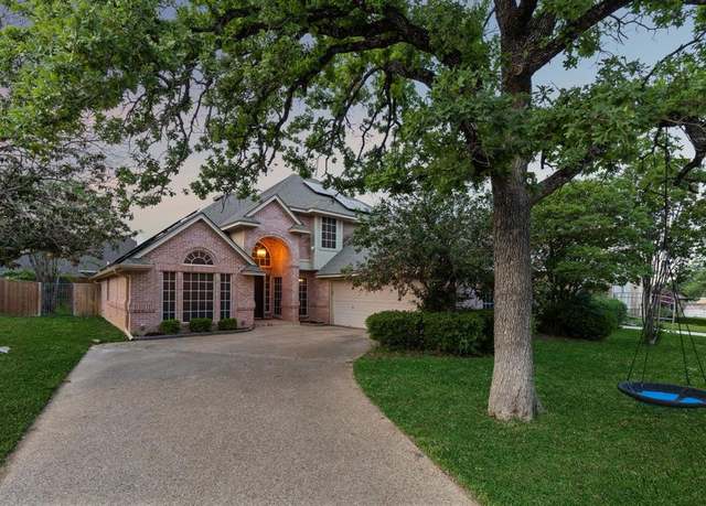 Property at 3203 Covina Ct, Arlington, TX 76001, 4 beds, 2.5 baths