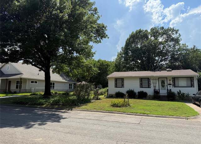 Property at 1615 Oak St, Mckinney, TX 75069