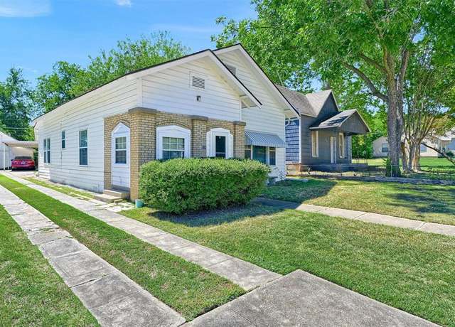 Property at 926 W Morgan St, Denison, TX 75020, 2 beds, 1 bath