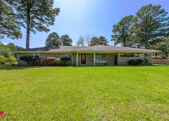 Property at 1201 Coyle St, Springhill, LA 71075, 3 beds, 2 baths