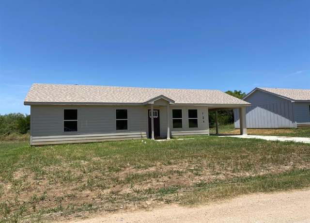 Property at 124 Bridlewood Ln, Bridgeport, TX 76426, 3 beds, 2 baths
