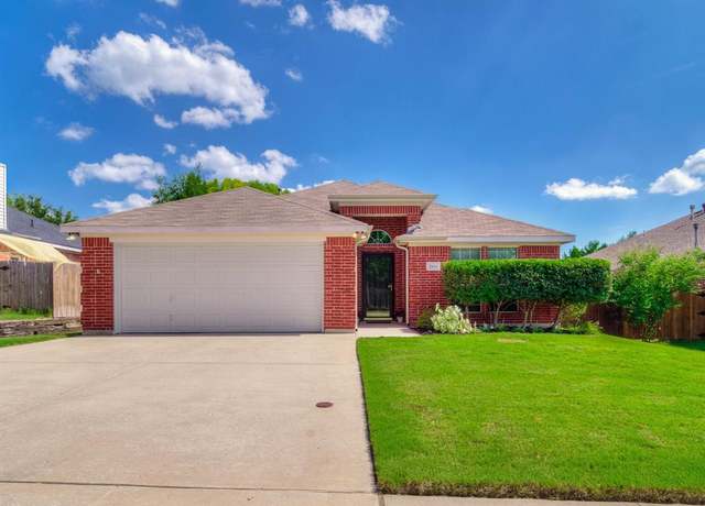 Property at 2616 Hilcroft Ave, Denton, TX 76210, 3 beds, 2 baths