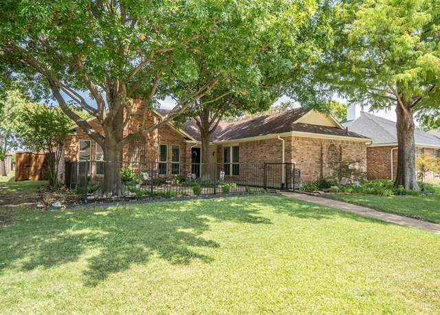Property at 1927 Lavaca Trl, Carrollton, TX 75010, 3 beds, 2 baths
