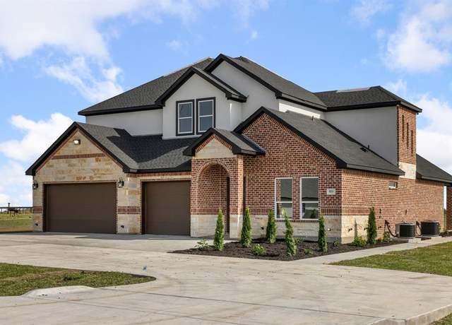 Property at 8024 Harvest Dr, Grandview, TX 76050, 5 beds, 4.5 baths