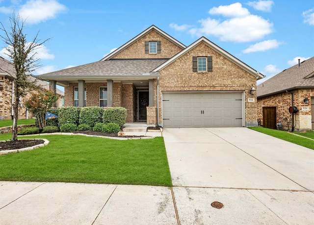Property at 916 Monarch Ln, Celina, TX 75009, 4 beds, 3 baths