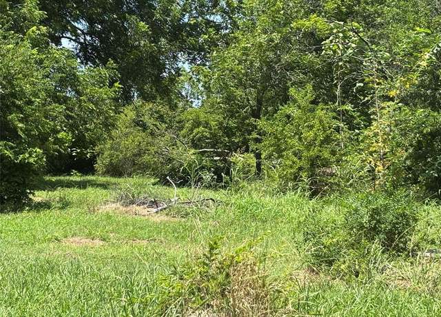 Property at 1124 Jones St, Greenville, TX 75401