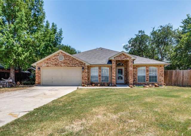 Property at 748 Hunter Dr, Azle, TX 76020, 3 beds, 2 baths