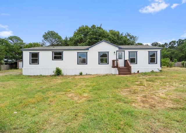 Property at 5901 Vinery Ln, Joshua, TX 76058, 3 beds, 2 baths