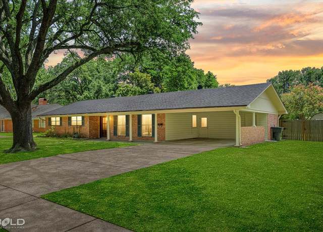 Property at 2308 Arlington Pl, Bossier City, LA 71111, 3 beds, 2 baths