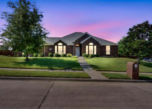Property at 1750 Windswept Dr, Midlothian, TX 76065, 4 beds, 2 baths