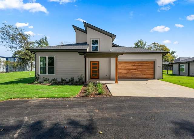Property at 1100 S Main St, Lindale, TX 75771, 4 beds, 2 baths