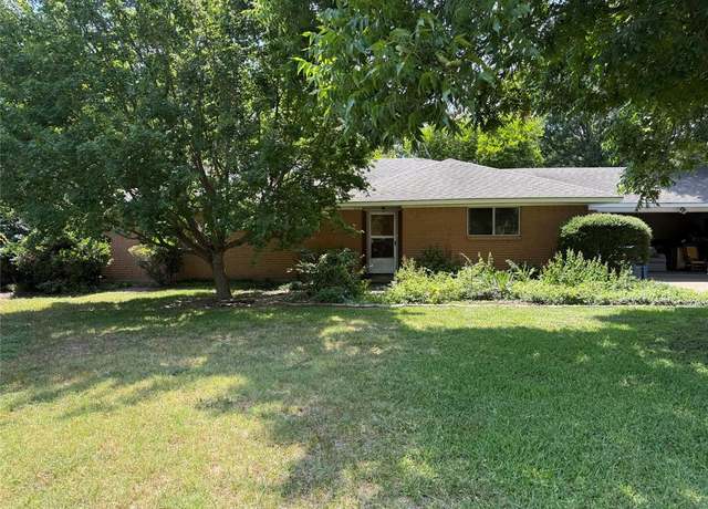Property at 713 Hilltop Cir, Desoto, TX 75115, 3 beds, 2 baths