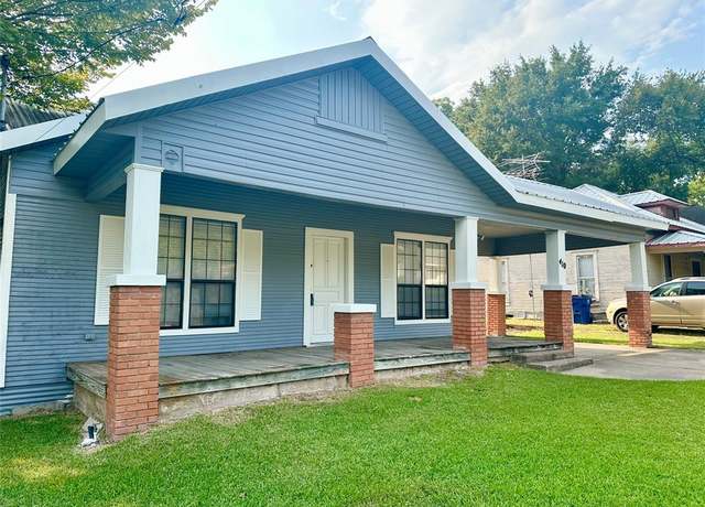 Property at 410 S Preston St, Wolfe City, TX 75496, 3 beds, 2 baths