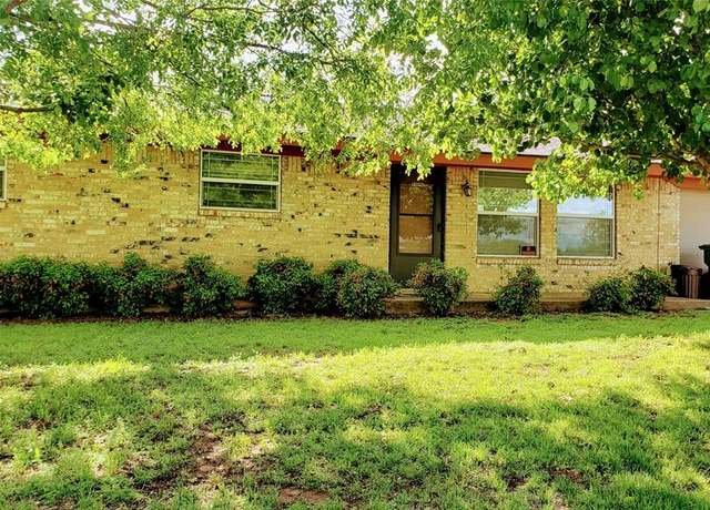 Property at 1802 SE 26th Ave, Mineral Wells, TX 76067, 3 beds, 2 baths