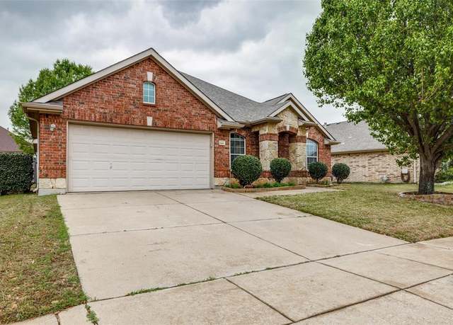 Property at 9212 Water Oak Dr, Arlington, TX 76002, 3 beds, 2 baths