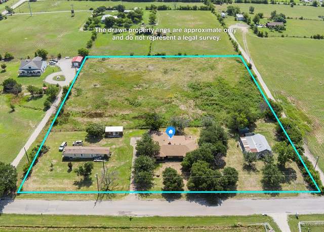 Property at 7220 Tucker Dr, Weatherford, TX 76085, 3 beds, 2 baths
