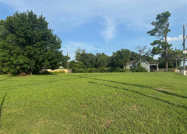 Property at 7902 Carbondale St, Dallas, TX 75216