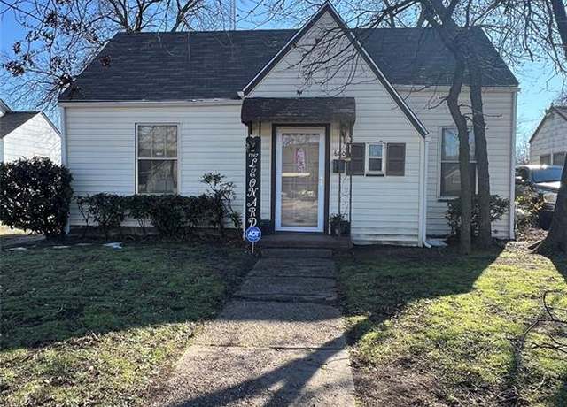 Property at 600 E Robert St, Fort Worth, TX 76104, 2 beds, 1 bath