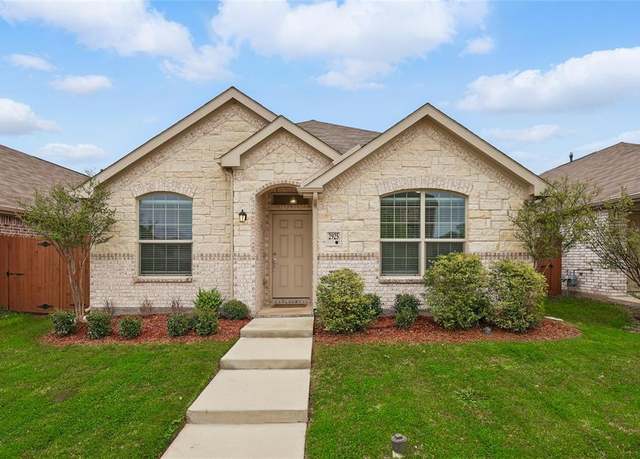 Property at 2925 Meadowlands Dr, Forney, TX 75126, 4 beds, 2 baths