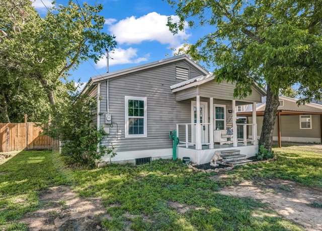 Property at 809 SE 6th St, Mineral Wells, TX 76067, 2 beds, 1 bath