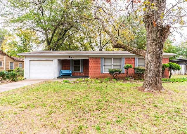 Property at 685 SE 22nd St, Paris, TX 75460, 3 beds, 2 baths