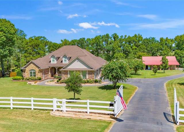 Property at 23220 Bridle View Dr, Lindale, TX 75771, 3 beds, 2.5 baths