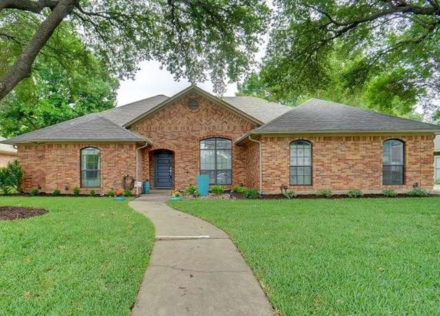 Property at 1428 Oxford Ln, Denton, TX 76209, 3 beds, 2 baths