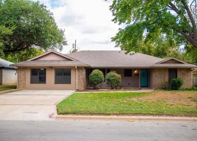 Property at 2304 10th St, Brownwood, TX 76801, 4 beds, 3 baths