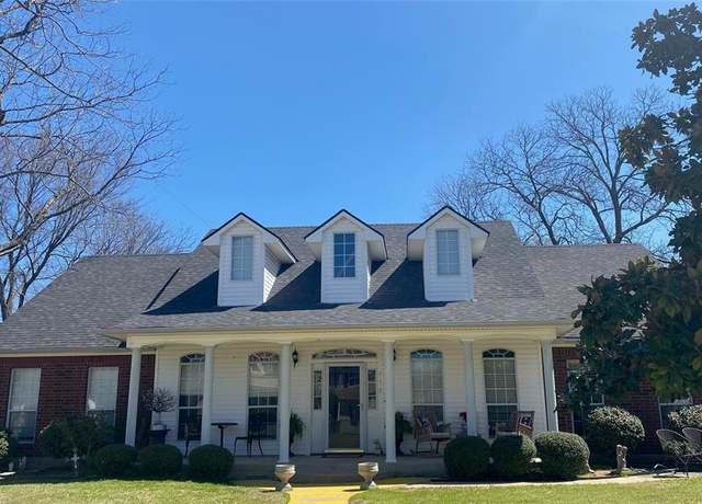 Property at 918 Wood St, Royse City, TX 75189, 3 beds, 2.5 baths
