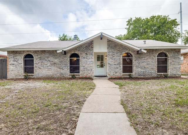 Property at 3525 S Elm Dr, Grand Prairie, TX 75052, 3 beds, 2 baths