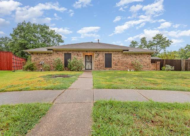 Property at 417 Edgemere Ct, Garland, TX 75043, 3 beds, 2 baths