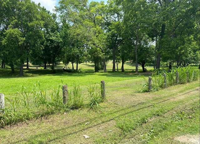 Property at 702 S 6th St, Bonham, TX 75418