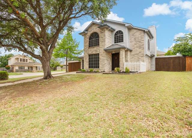 Property at 10232 Blue Bell Dr, Fort Worth, TX 76108, 4 beds, 3 baths