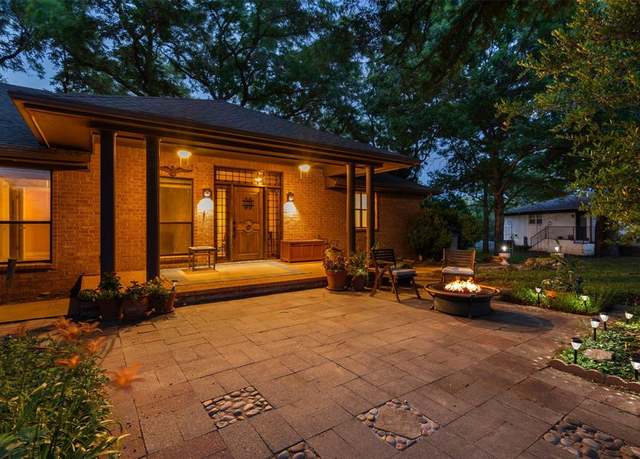 Property at 1820 Long Creek Ct, Granbury, TX 76049, 4 beds, 4 baths