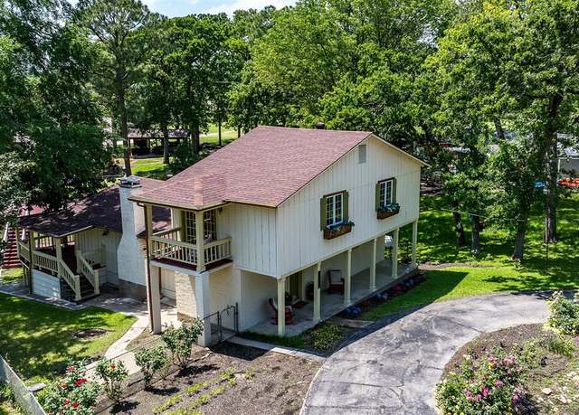 Property at 1501 Oak Shore Dr, Tool, TX 75143, 3 beds, 3 baths
