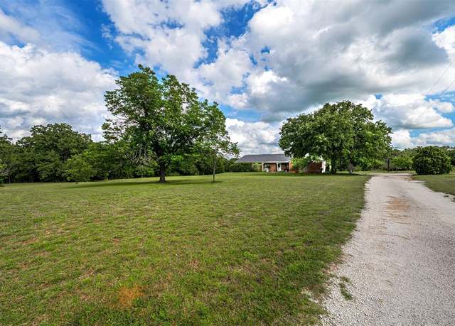 Property at 127 Jamar Dr, Weatherford, TX 76088, 4 beds, 2 baths