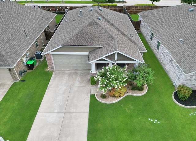 Property at 1808 Ranch Trail Rd, Aubrey, TX 76227, 3 beds, 2 baths