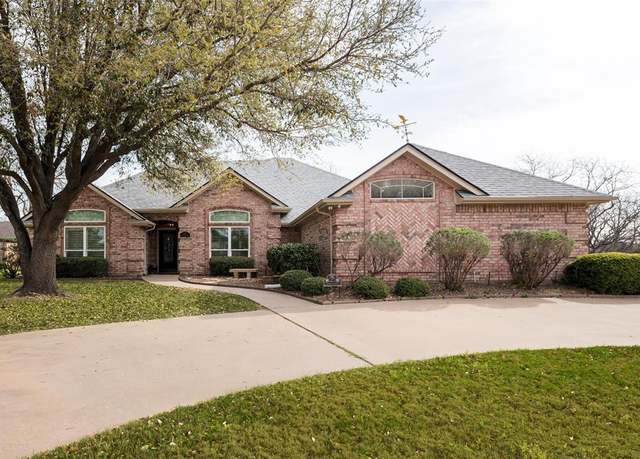 Property at 8913 Brierfield Rd, Granbury, TX 76049, 3 beds, 2.5 baths