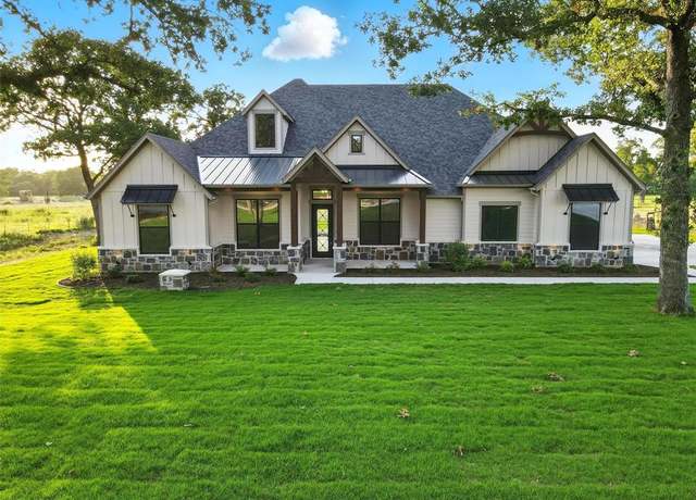 Property at 165 Rio Rancho Dr, Decatur, TX 76234, 4 beds, 3.5 baths